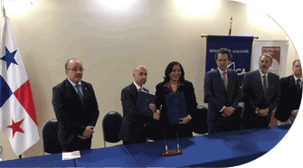Firma de convenio con el Ministerio de Educación de Panamá